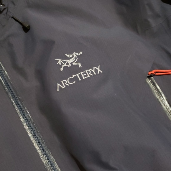Arc'teryx Navy Blue Hooded Jacket - Picture 2 of 8